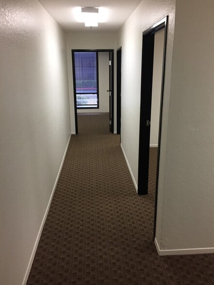 More Photos Of 245 Fischer Ave, Costa Mesa Light Manufacturing For Lease