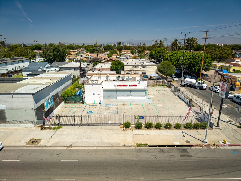 More Photos Of 853 E Manchester Ave, Los Angeles Restaurant For Sale