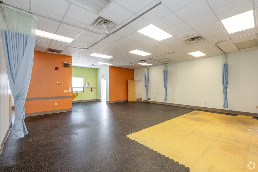 More Photos Of 30 Benefit St, Warwick Medical For Lease
