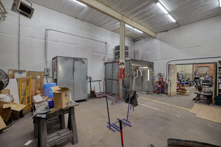 More Photos Of 8213 Gravois Rd, Affton Warehouse For Sale