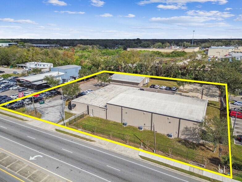 More Photos Of 14915 N Nebraska Ave, Tampa Showroom For Sale
