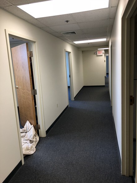 More Photos Of 425 Union St, West Springfield Office For Lease