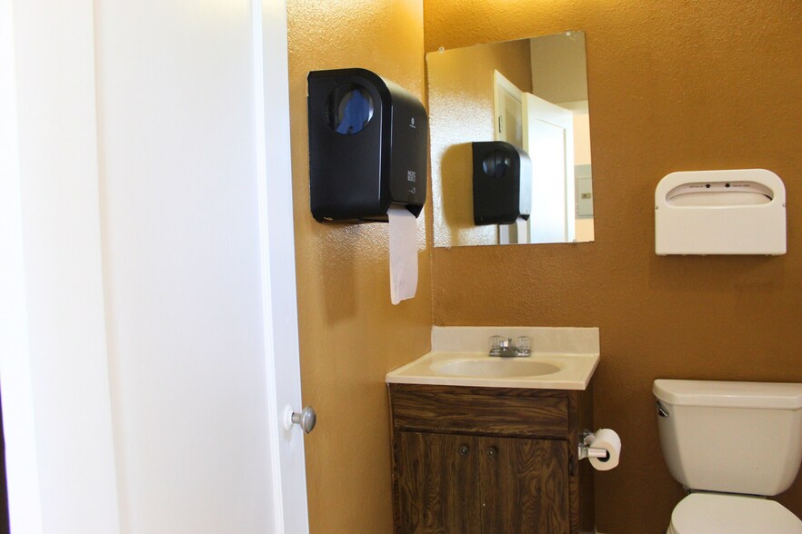 More Photos Of 5263 Claremont Ave, Oakland Loft Creative Space For Sale
