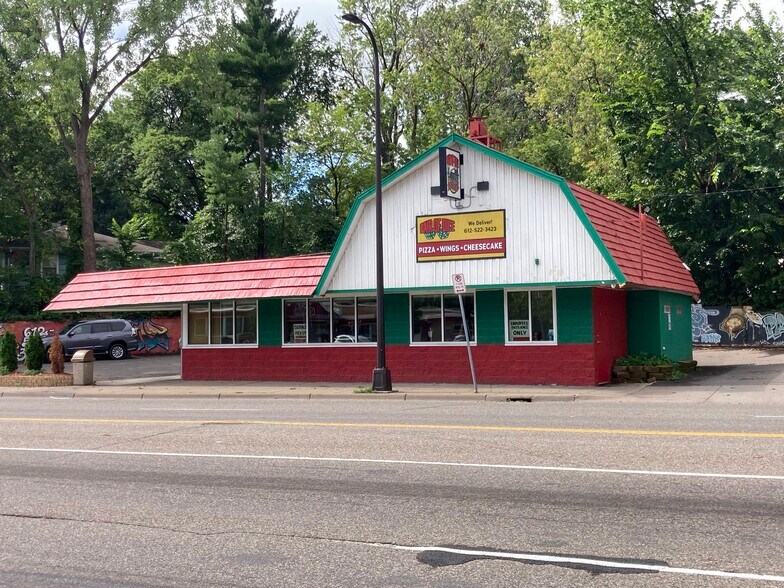 More Photos Of 2715-2719 W Broadway Ave, Minneapolis Fast Food For Sale