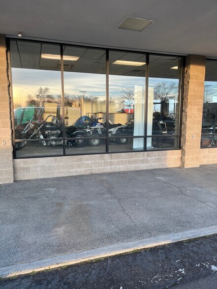 More Photos Of 3407 W Court St, Pasco General Retail For Sale