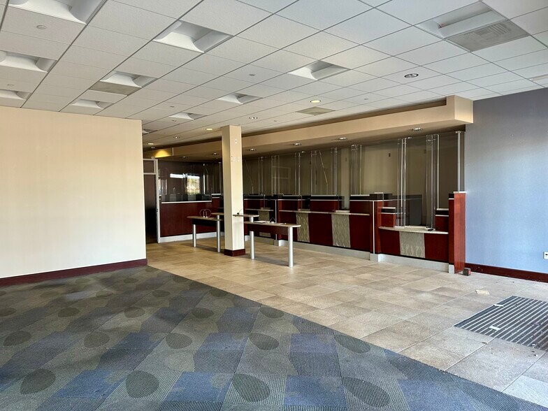 More Photos Of 4747 Hopyard Rd, Pleasanton Bank For Lease