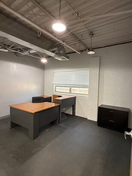 More Photos Of 53 Hancock St, Stratford Manufacturing For Lease