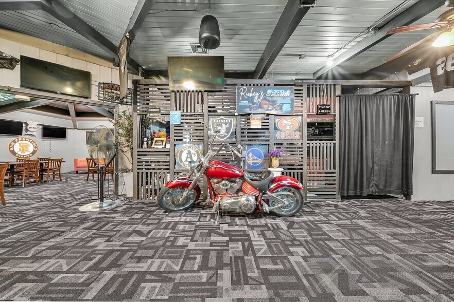 More Photos Of 15028 Hesperian Blvd, San Leandro Freestanding For Sale