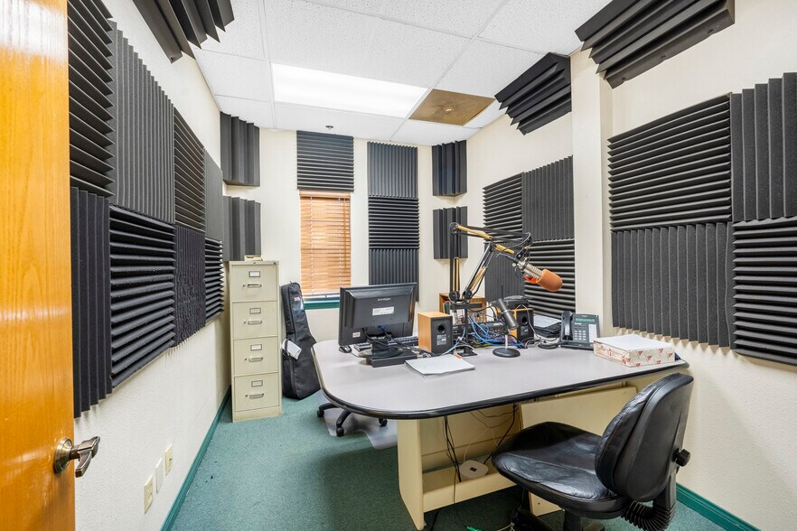 More Photos Of 1101 S Broadway, Santa Maria Medical For Sale