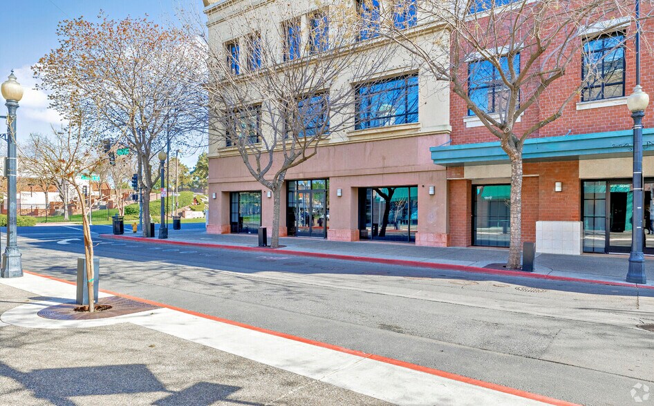 More Photos Of 1020 10th St, Modesto Office For Lease