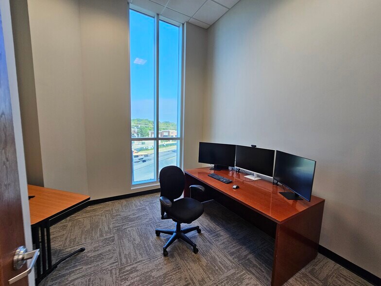 More Photos Of 10610 Metromont Pky, Charlotte Office For Lease
