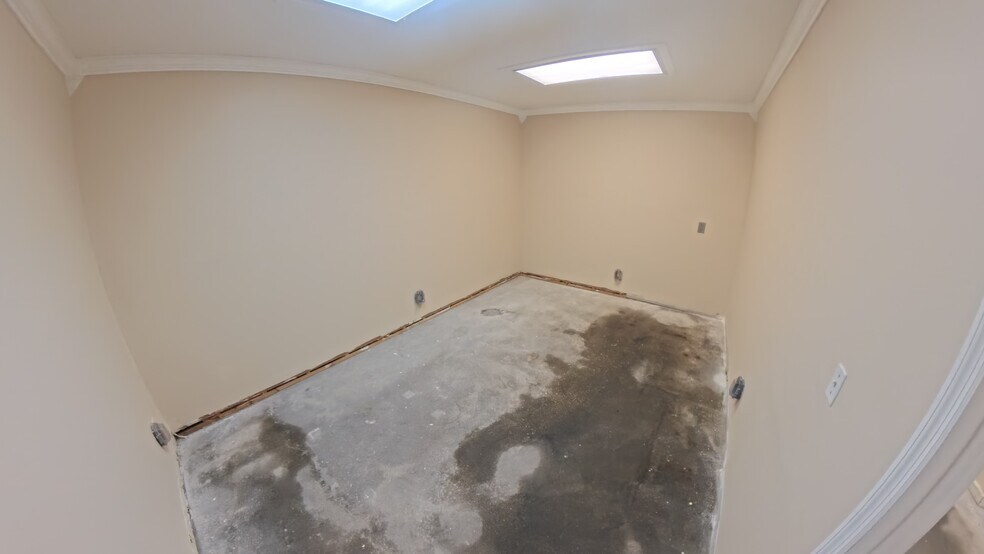 More Photos Of 2825 Business Center Blvd, Melbourne Distribution For Lease