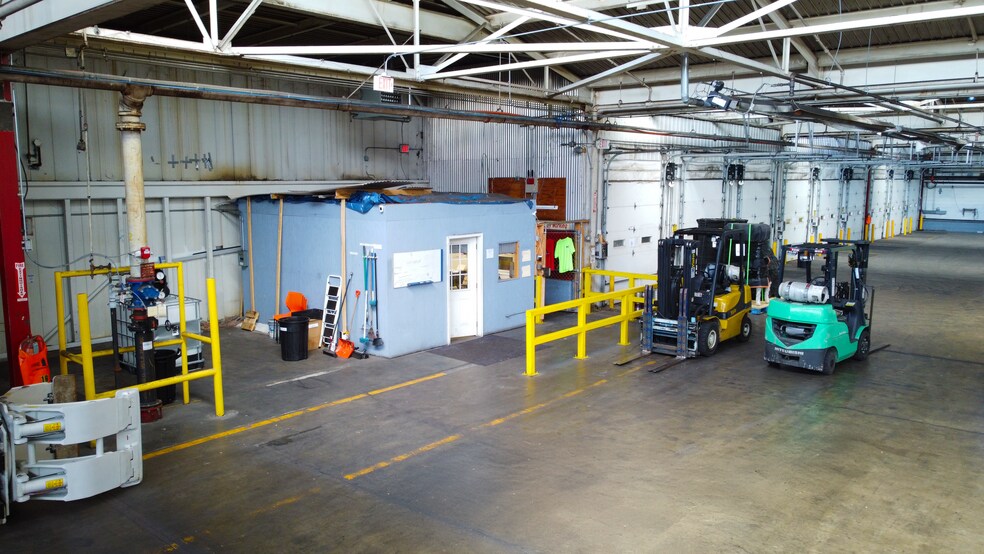 More Photos Of 294 Gambee Rd, Geneva Unknown For Lease