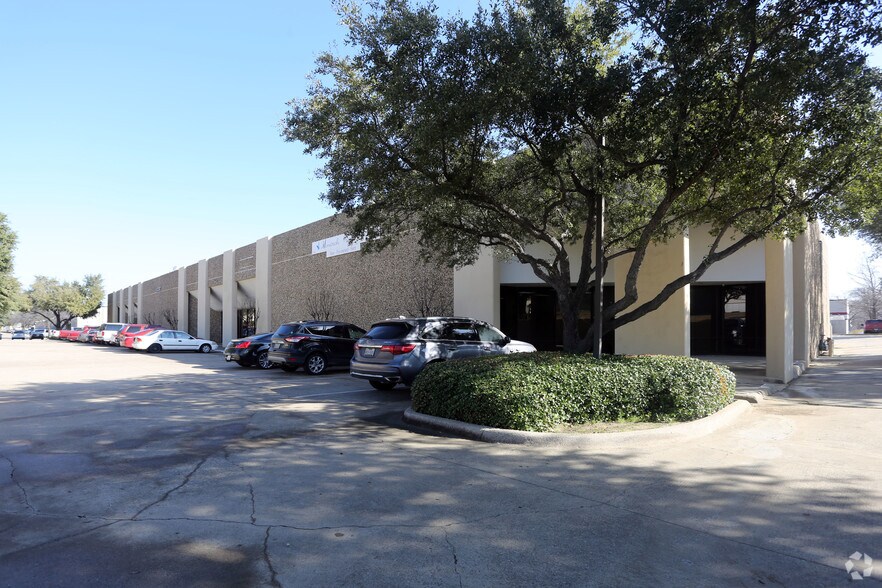 Primary Photo Of 2202 113th St, Grand Prairie Distribution For Lease