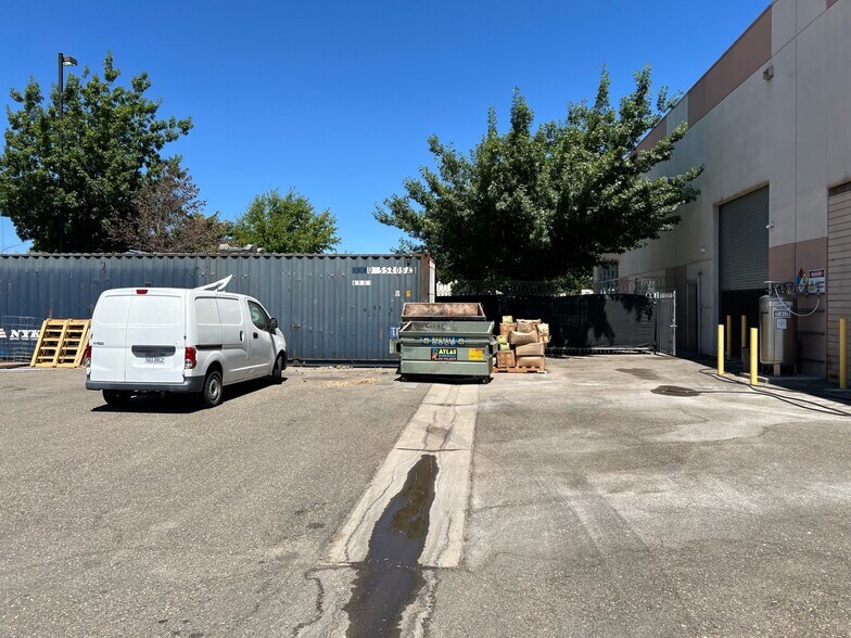 More Photos Of 1030 N D St, Sacramento Light Manufacturing For Lease