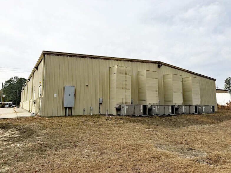 More Photos Of 10893 Nc Highway 211 E, Aberdeen Freestanding For Sale