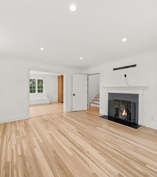 More Photos Of 6 Benedict Pl, Greenwich Office Residential For Sale