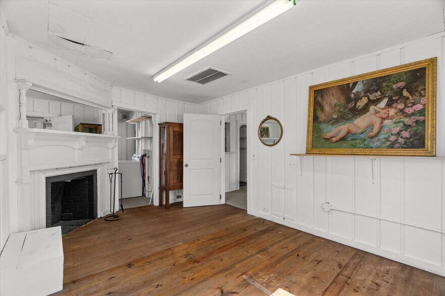 More Photos Of 806 N 3rd Ave, Chatsworth Office Residential For Sale