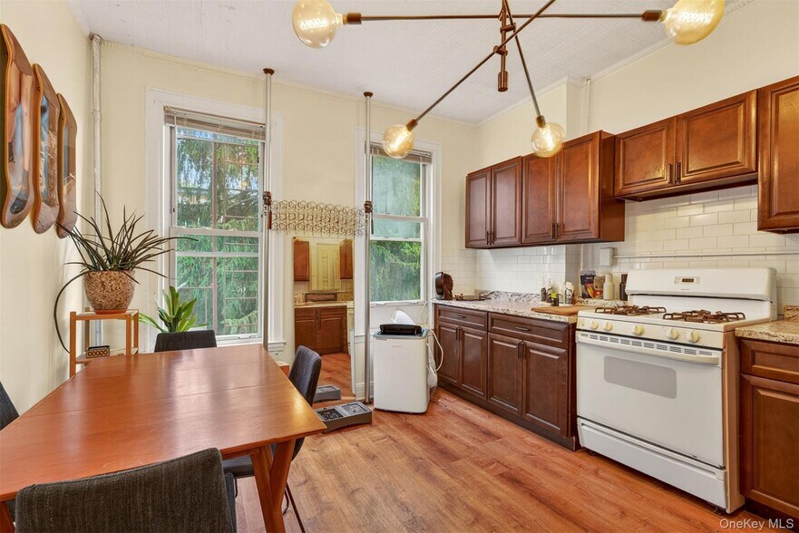 More Photos Of 34 Sutton St, Brooklyn Apartments For Sale
