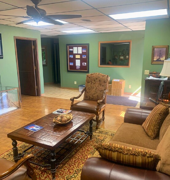 More Photos Of 7559 Farm to Market Road 119, Sunray Light Distribution For Sale