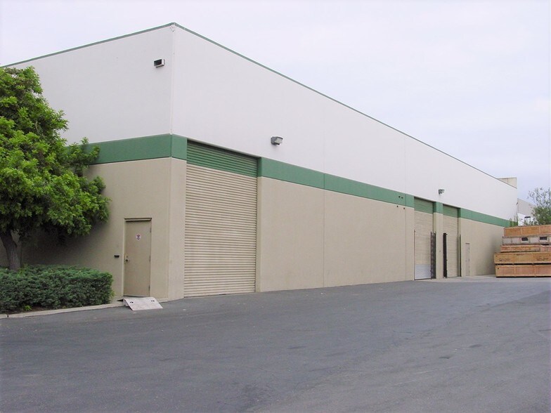 More Photos Of 4681 Calle Bolero, Camarillo Manufacturing For Lease