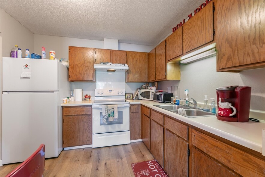 More Photos Of 23 Neptune St N, Cosmos Apartments For Sale