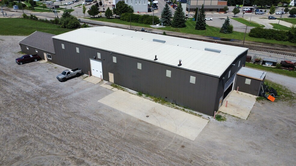 More Photos Of 101 Lovejoy st, Durand Industrial For Sale