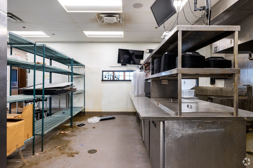 More Photos Of 12195 S Strang Line Rd, Olathe Fast Food For Lease