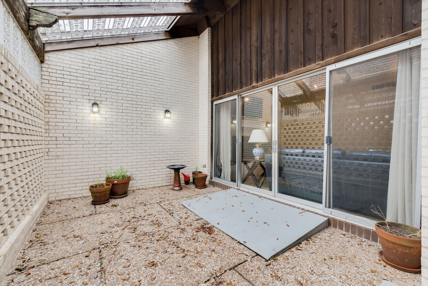 More Photos Of 1601 Broadway St, Galveston Assisted Living For Sale