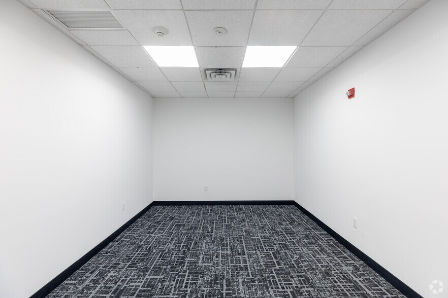 More Photos Of 60 Hempstead Ave, West Hempstead Coworking Space