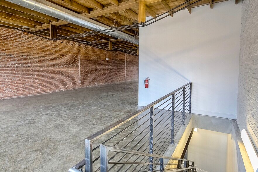 More Photos Of 1815 Mcgee St, Kansas City Storefront Retail Office For Sale