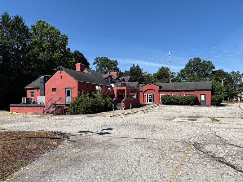 More Photos Of 3983 Darrow Rd, Stow Restaurant For Sale