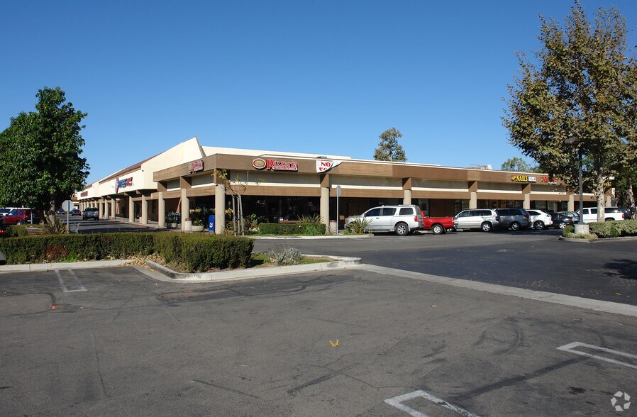 More Photos Of 453 Carmen Dr, Camarillo General Retail For Lease
