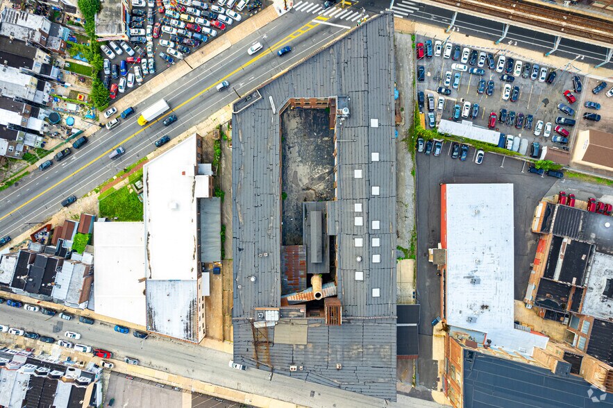 More Photos Of 3775 Kensington Ave, Philadelphia Light Distribution For Sale