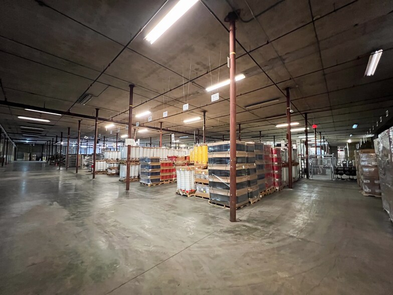 More Photos Of 3000 E Houston St, San Antonio Unknown For Lease