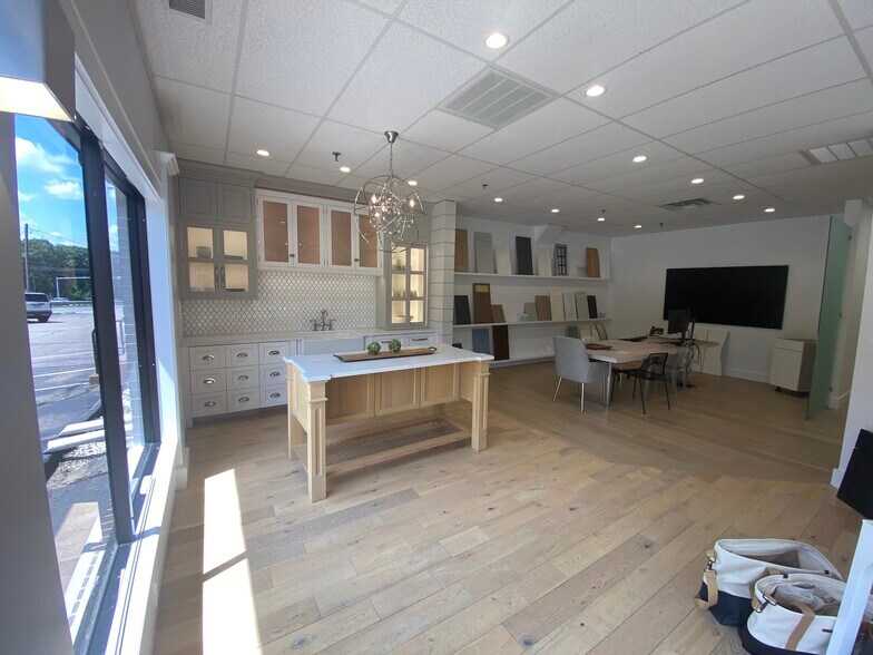 More Photos Of 255 Worcester St, Natick Storefront Retail Office For Lease