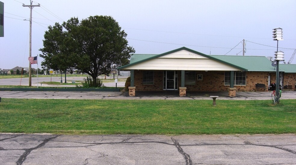 More Photos Of 1720 S Grand Ave, Cherokee Hotel For Sale