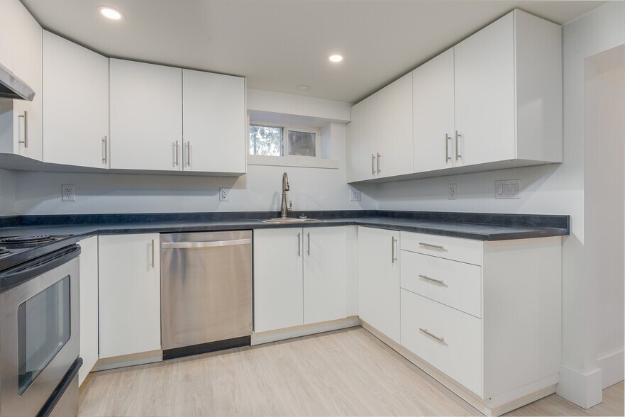 More Photos Of 9452 Fletcher St, Chilliwack Apartments For Sale