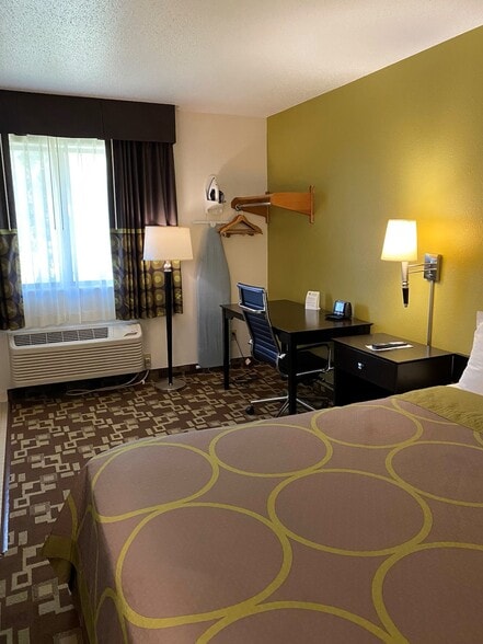 More Photos Of 2000 1st St W, Independence Hotel For Sale