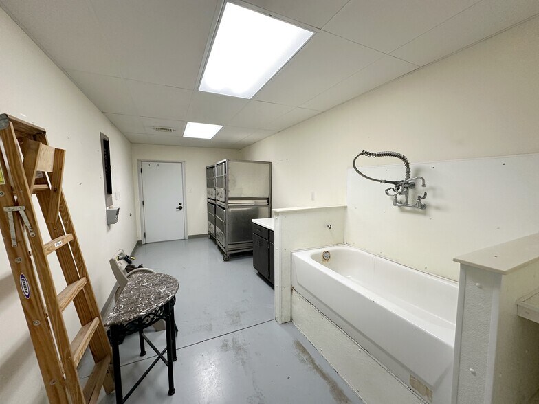 More Photos Of 411 N Long St, Tolono Medical For Sale