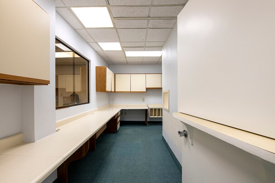 More Photos Of 29001 Cedar Rd, Lyndhurst Medical For Lease