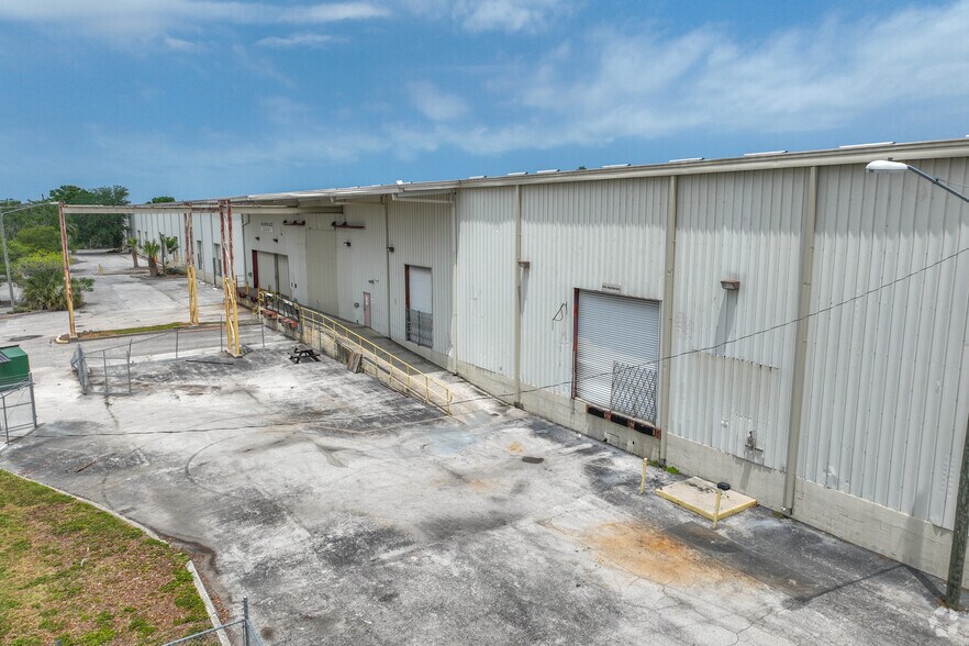 More Photos Of 6750 N Bryan Dairy Rd, Seminole Distribution For Sale