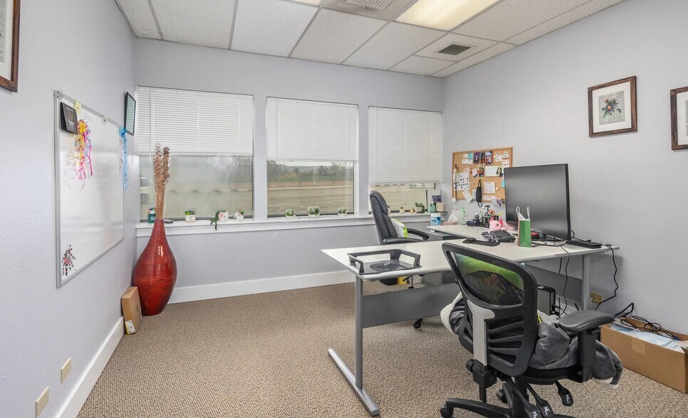 More Photos Of 1647 S Federal Way, Boise Flex For Lease