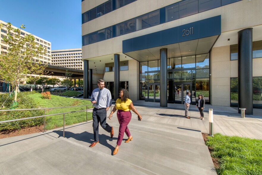 More Photos Of 2611 S Clark St, Arlington Coworking Space