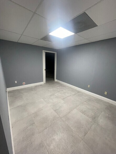 More Photos Of 5299 Saint Augustine Rd, Jacksonville Manufacturing For Lease