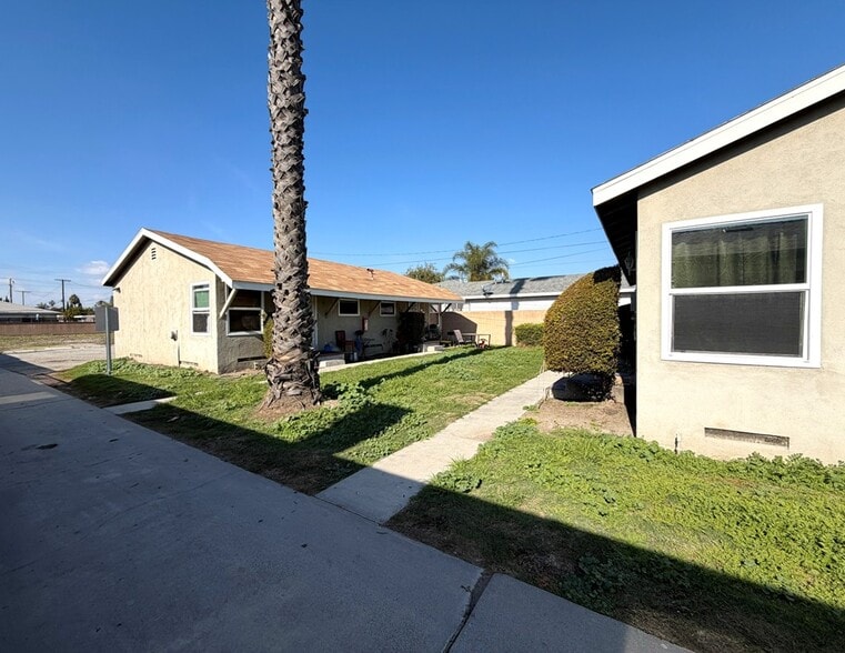 More Photos Of 15553 Blaine Ave, Bellflower Apartments For Sale