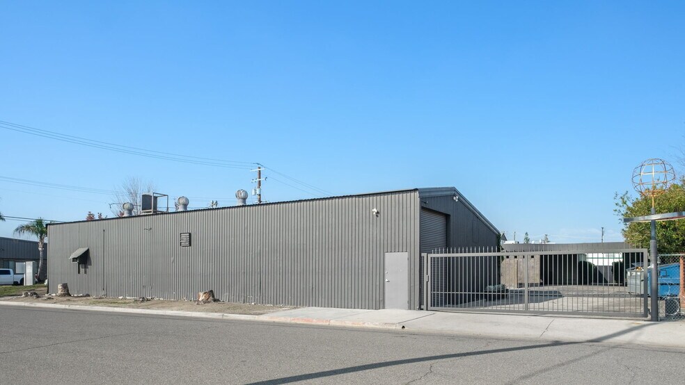 More Photos Of 1520-1528 N Sierra Vista Ave, Fresno Industrial For Sale