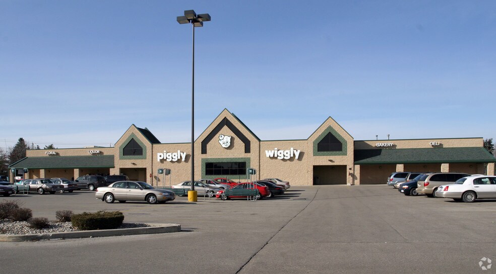 More Photos Of 5600 Spring St, Racine Supermarket For Sale
