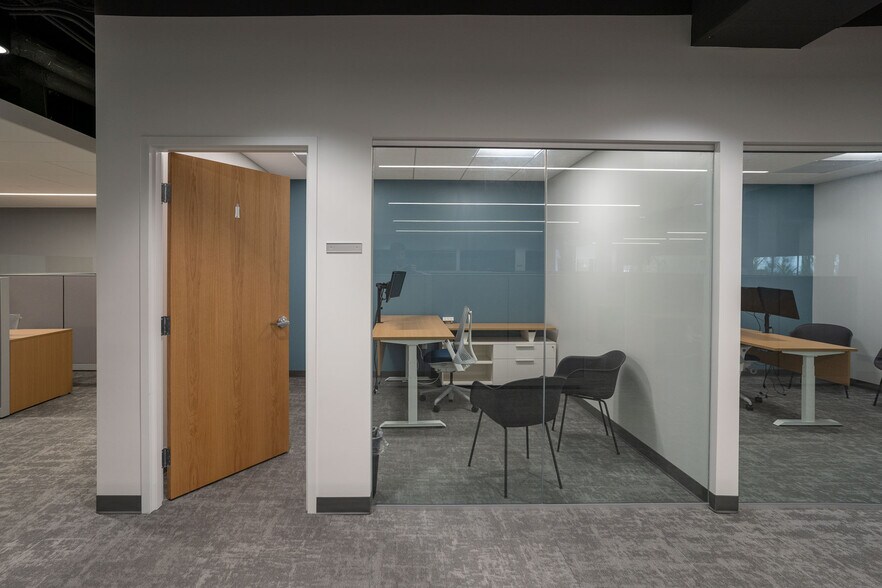 More Photos Of 9201 Ward Pky, Kansas City Office For Sale