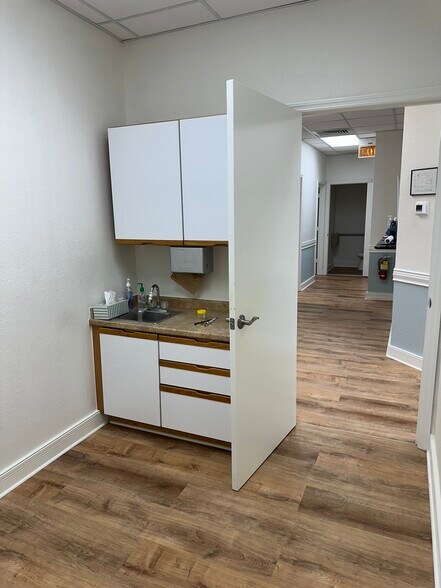 More Photos Of 2841 Tamiami Trl, Port Charlotte Medical For Sale